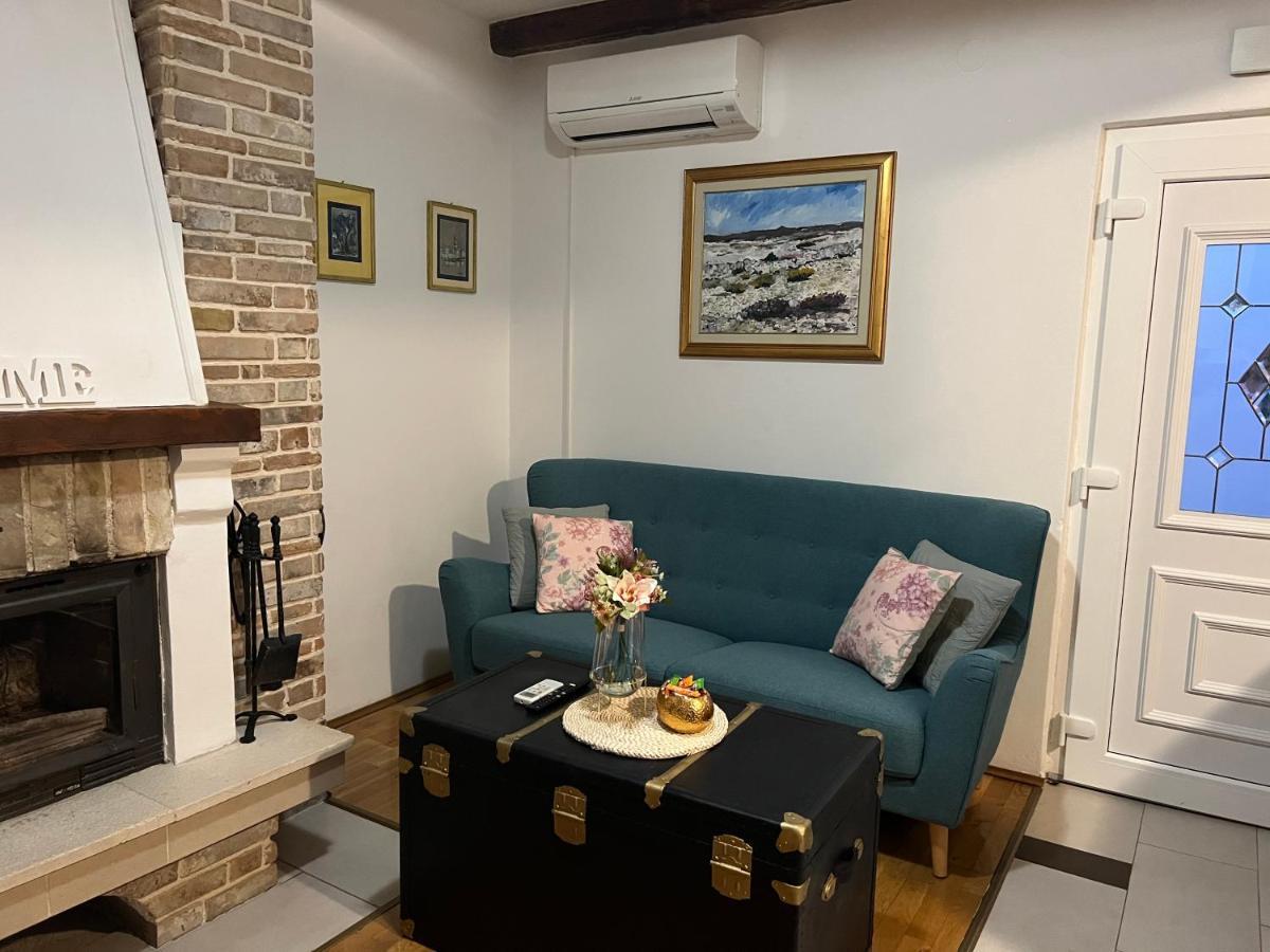 Apartment Marina Kornić Buitenkant foto