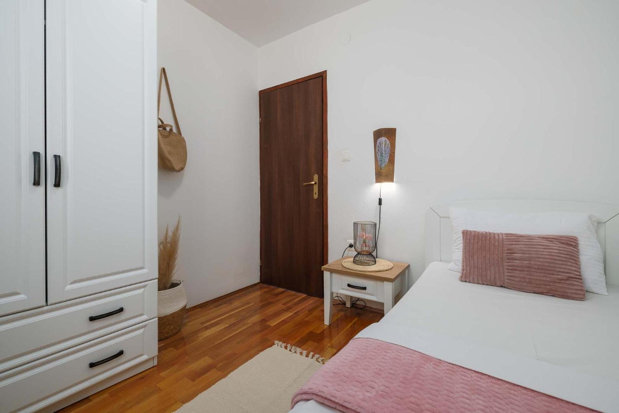 Apartment Marina Kornić Buitenkant foto